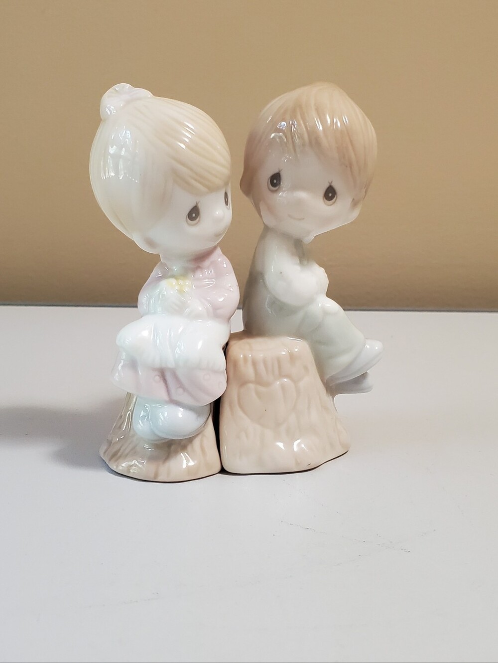 Precious Moments Salt & Pepper Shakers 1993 Boy Girl Tree Stump Porcelain